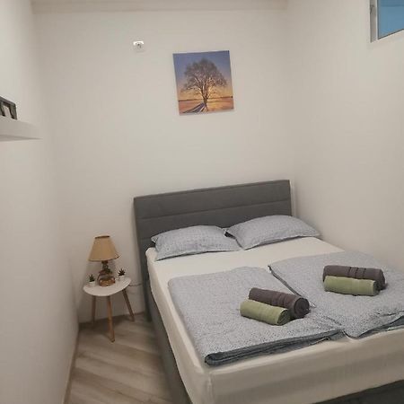 プーラStudio Apartman Kristinaアパートメント エクステリア 写真